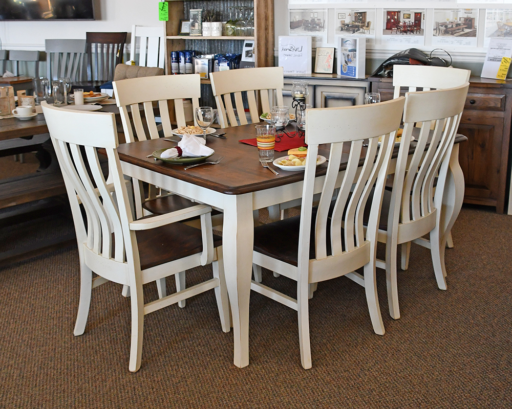 LL615326 Vintage Table Set.