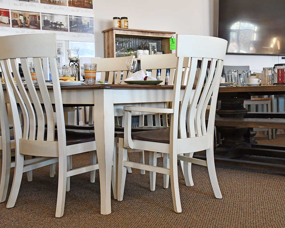 LL615326 Vintage Table Set.