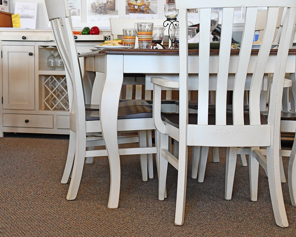 LL615326 Vintage Table Set.