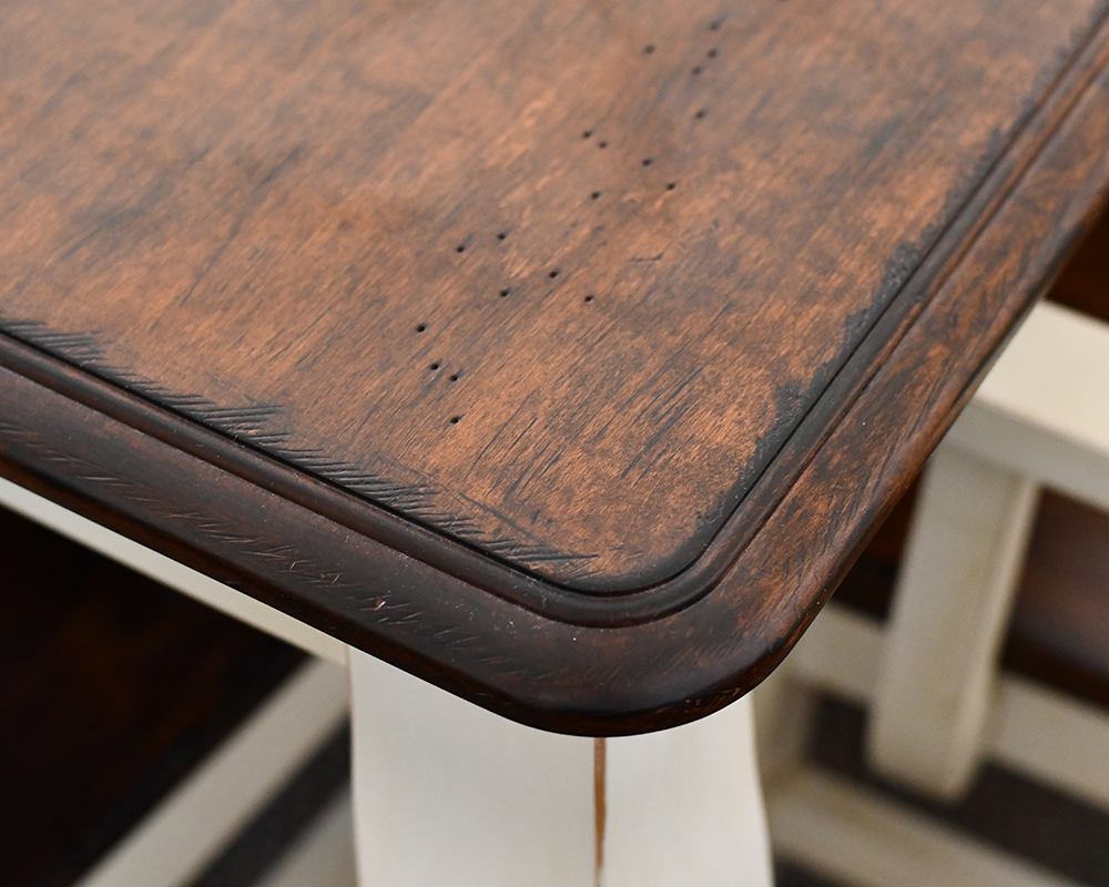 LL615326 Vintage Table Set.